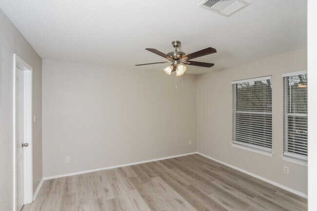 Building Photo - 10711 Amble Coach