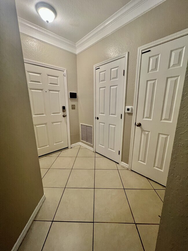 Building Photo - 4345 Bayside Village Dr