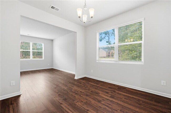 Building Photo - 3132 Hawthorn Farm Blvd