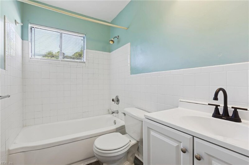 Building Photo - 301 Pepper Mill Ct