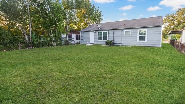 Building Photo - 4802 Scenic Dr