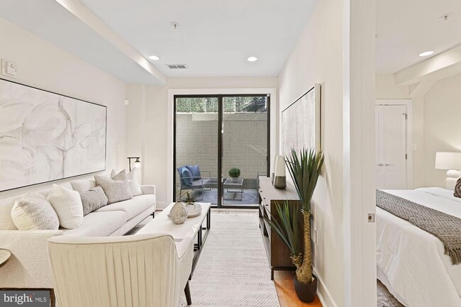 Building Photo - 2140 Wisconsin Ave NW