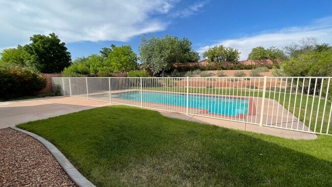 Building Photo - Beautiful 3 Bedroom Home in Coral Canyon!