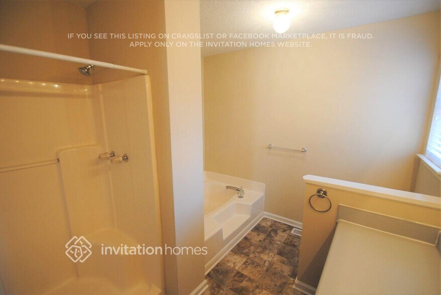 Building Photo - 4691 Sterling Pointe Dr