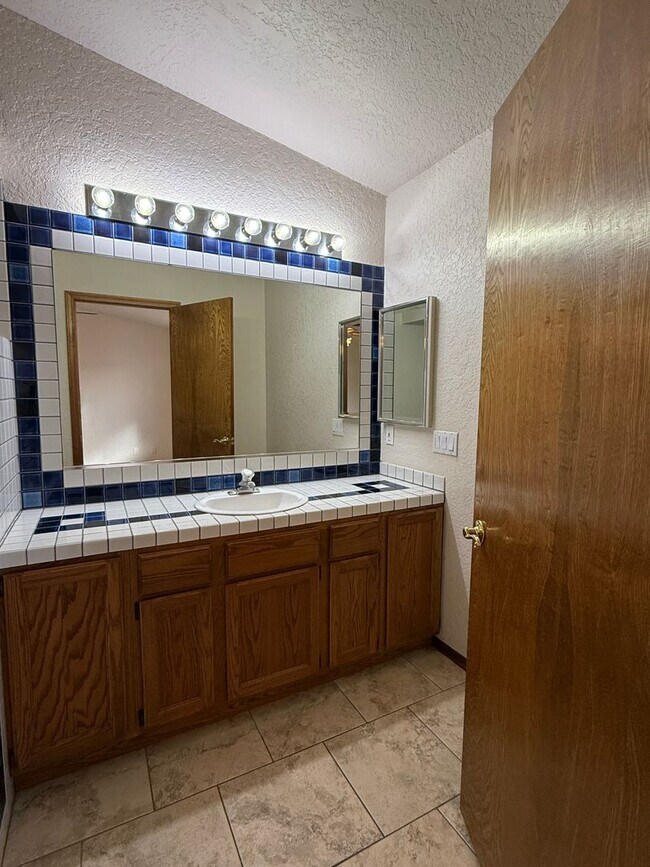Building Photo - Available now - Unfurnished - Long Term