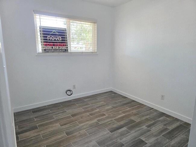 Building Photo - 7191A Rosanna St