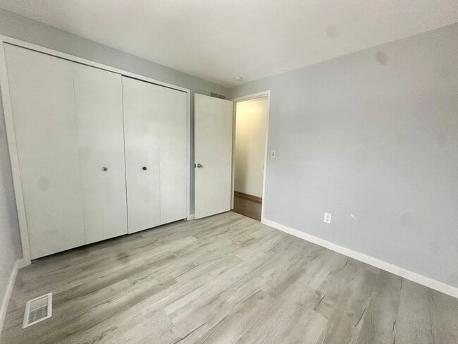 Building Photo - Open-Concept 3BR Condo with Finished Basement in Canton