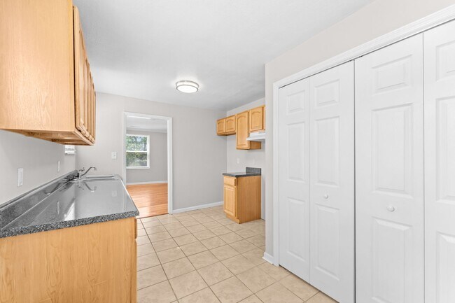 Building Photo - 855 Burroughs Rd