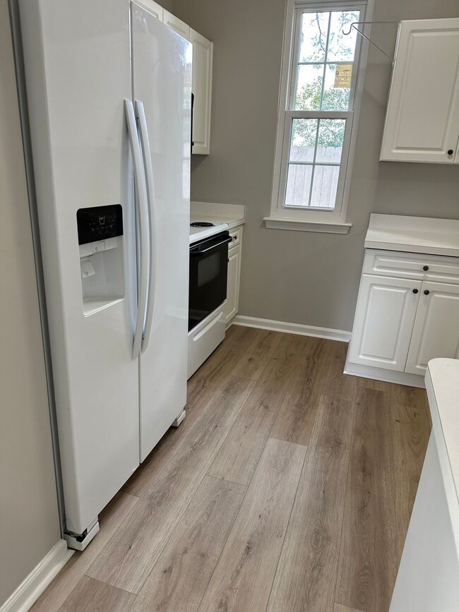 Building Photo - Plantation Woods  in Chesapeake 3 BR, 2.5 BA, 2 Car Garage