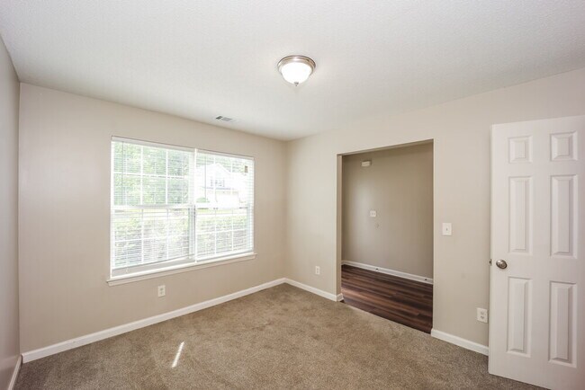 Building Photo - 2615 Thunder Basin Way
