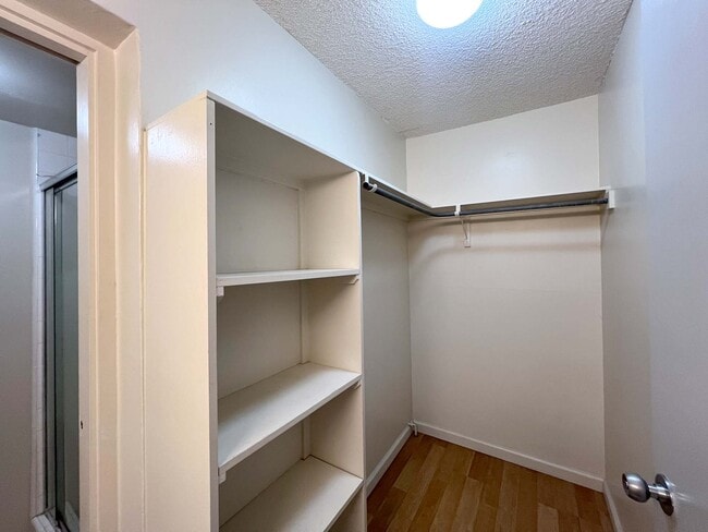 Building Photo - 731 Amana St