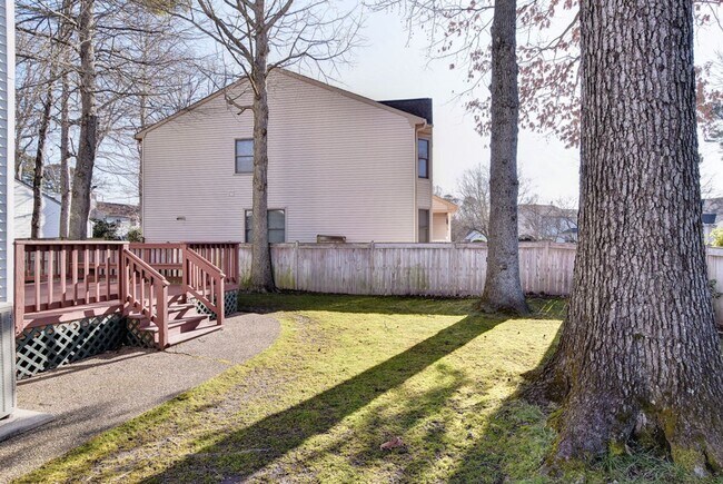Building Photo - Great Corner Lot in Kiln Creek