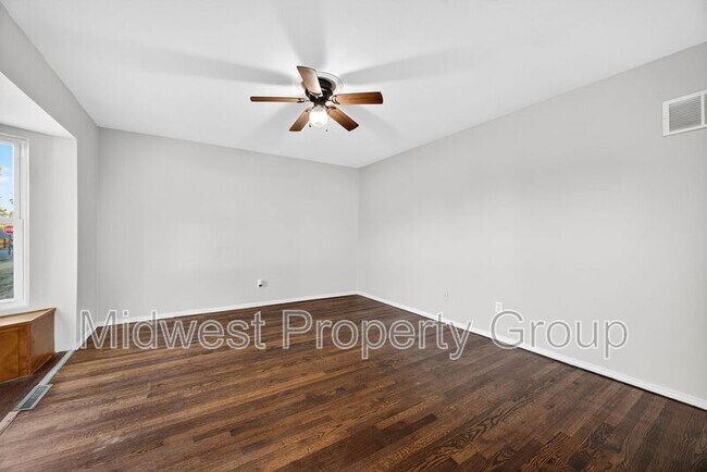 Building Photo - 1225 Night Dr