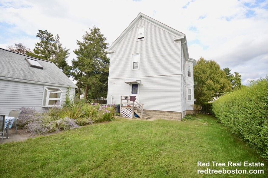 Building Photo - 43 Woodlawn St