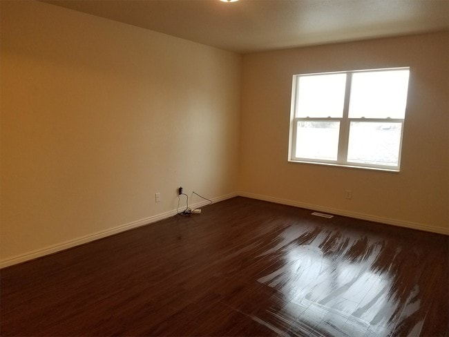 Building Photo - 336 N Maybell Ave
