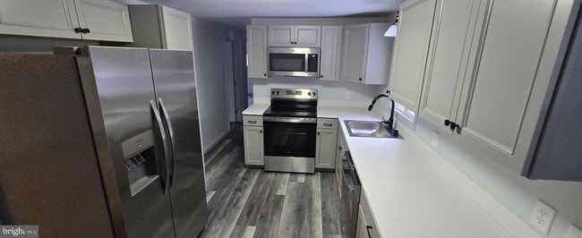 Building Photo - 1040 Chestnut Rd