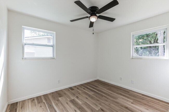 Building Photo - 4818 Dallen Lea Dr
