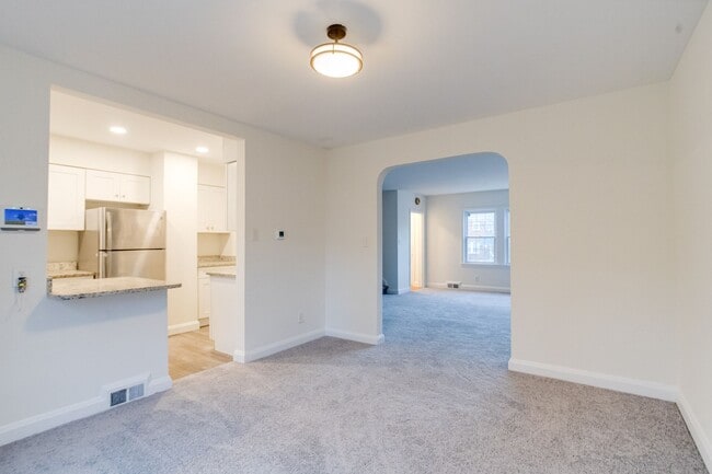 Building Photo - 1809 Glen Ridge Rd