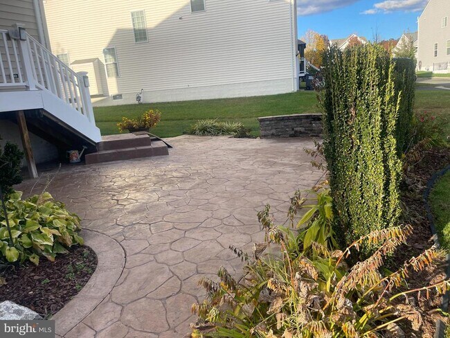 Building Photo - 15409 Papillon Pl