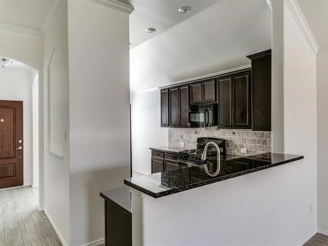 Building Photo - 600 Pollyann Trl