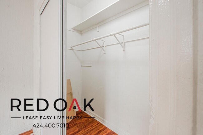 Building Photo - 302 Alexandria Ave