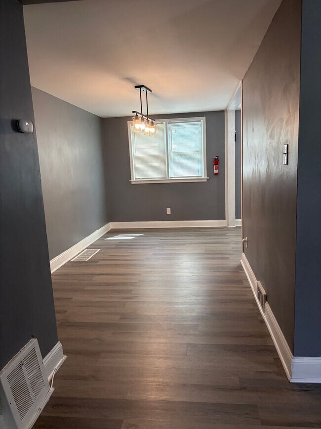 Building Photo - 306 Tribet Pl