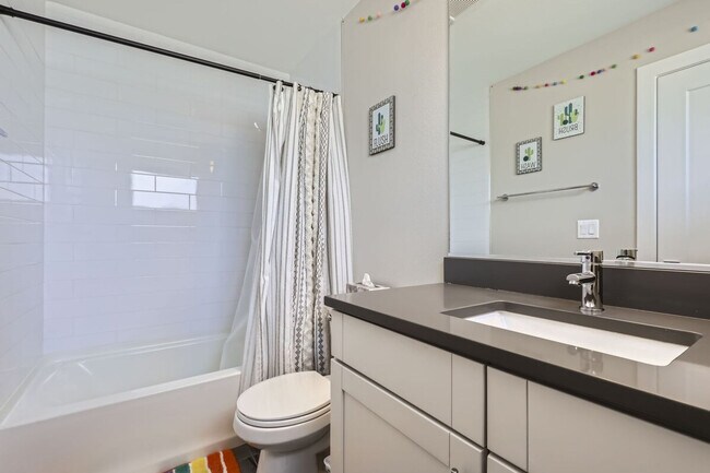 Building Photo - 5409 Allison St