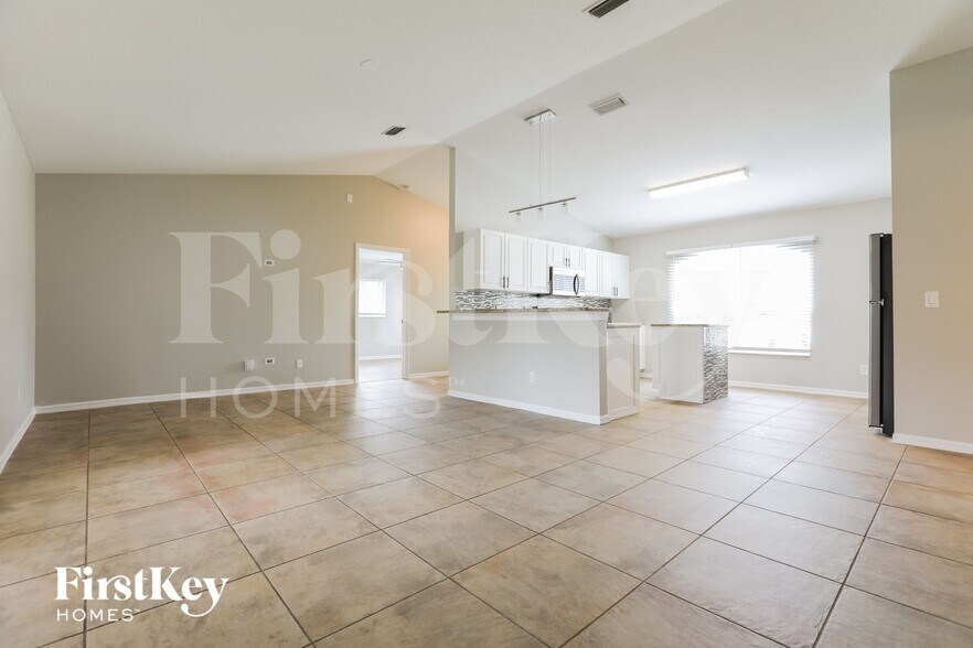 Building Photo - 1618 Purple Ln