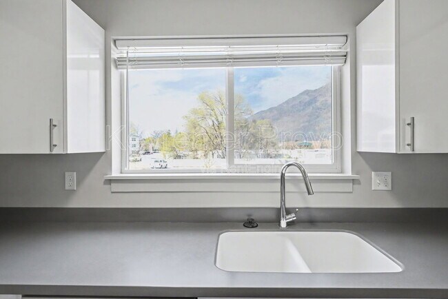 Building Photo - 64 W 600 S