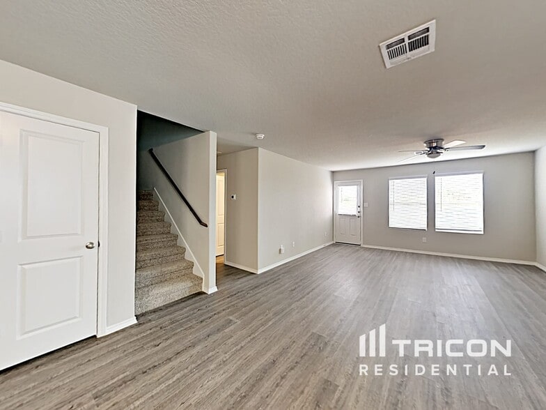 Building Photo - 2415 Marbach Woods