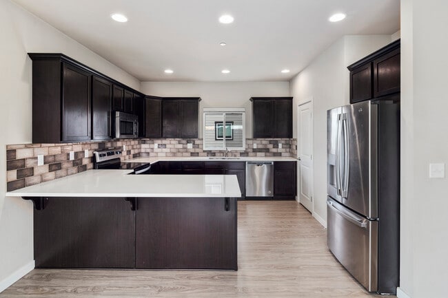 Building Photo - Rainier View Court Townhomes