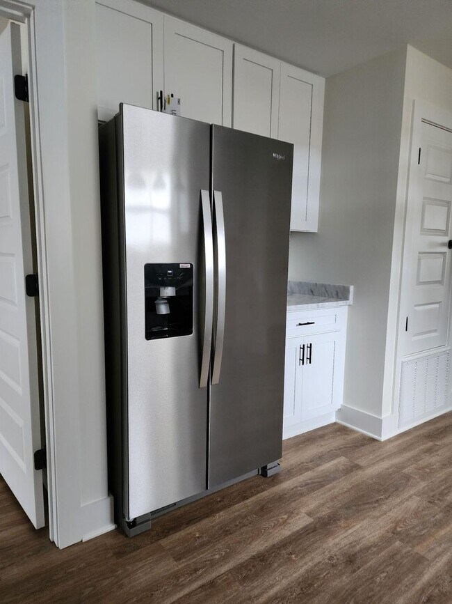 Building Photo - 3 Bedroom 2 Bathroom New Home