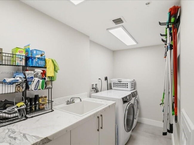 Building Photo - 330 Sunny Isles Blvd