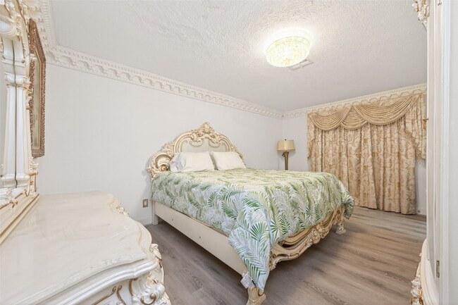 Building Photo - 24 Windermere Ln