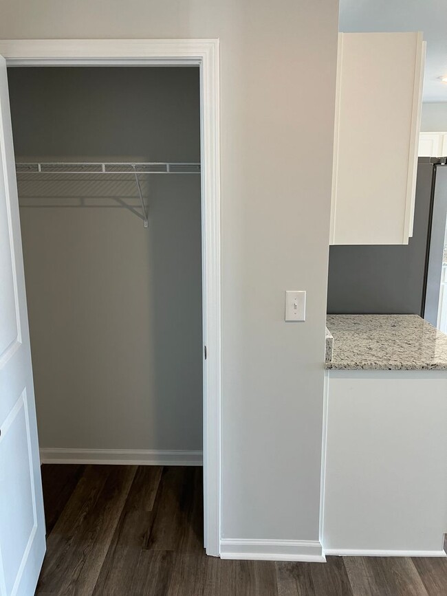 Building Photo - 3 Bedroom 2 Bathroom House- Groves at Sout...