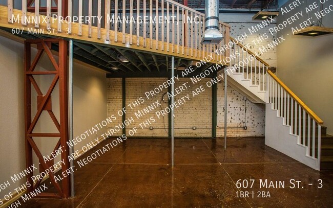 Building Photo - 607 Main St. #03