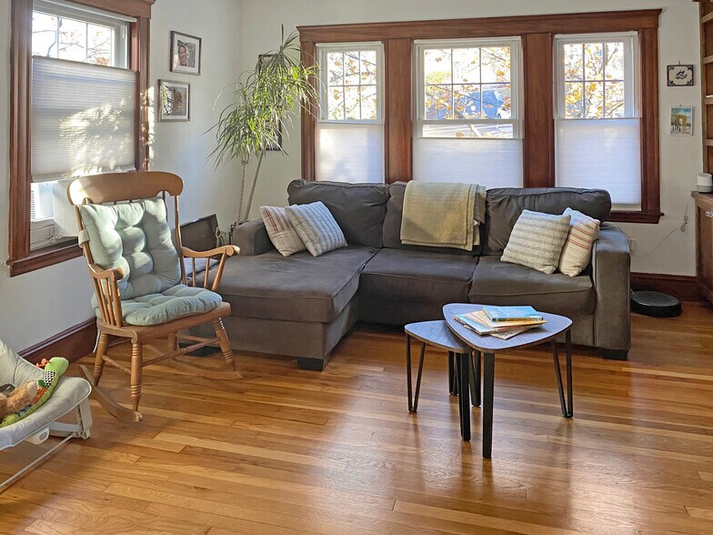 Building Photo - 159 Forest Hills St