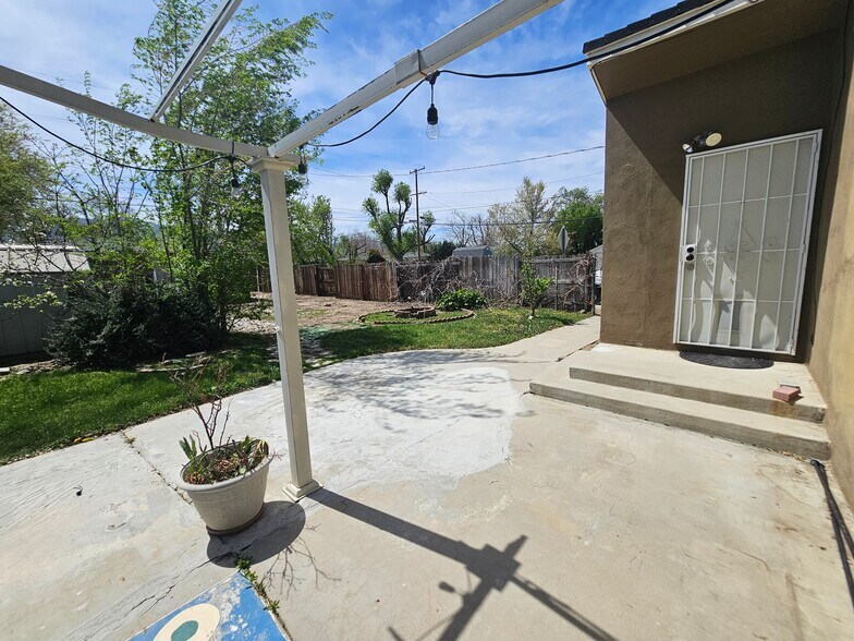 Building Photo - 228 W E St