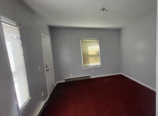 Building Photo - 29 Gifford Ave