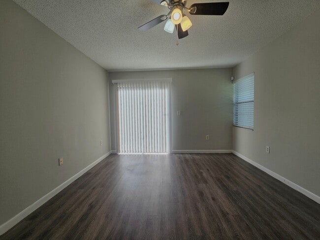 Building Photo - Beautiful 2 Bedroom 2 Bathroom Unit in Wil...