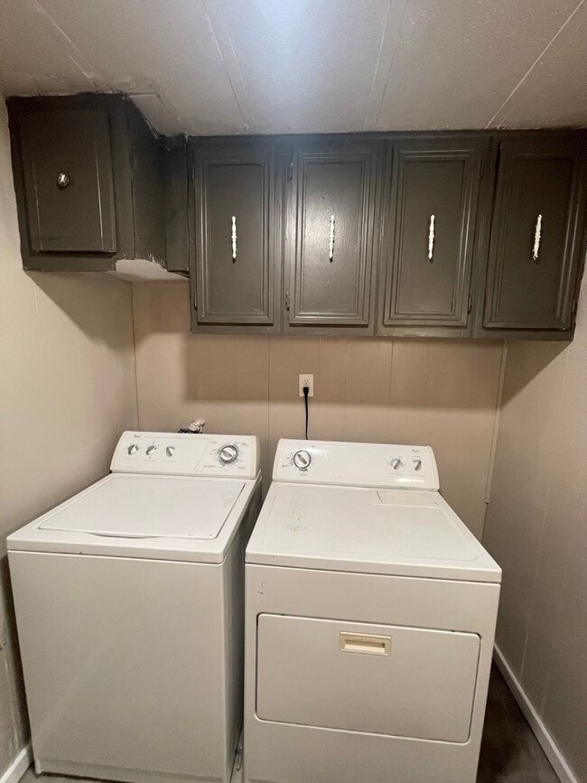 Building Photo - Two Bedroom One Bath Manufactured Home in Huntington