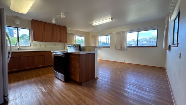 Building Photo - Charming 2-Bedroom, 1.5 Bath Cottage in Hi...