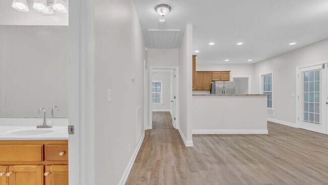 Building Photo - Nestled between Southside & St. Elmo - 3 b...