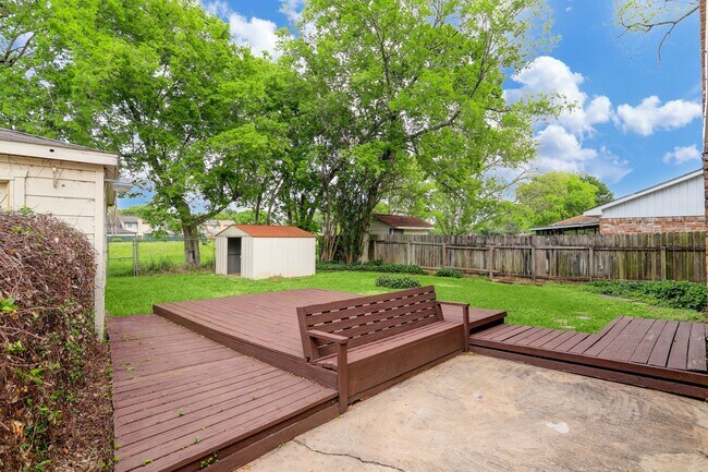 Building Photo - 12346 Huntington Venture Dr