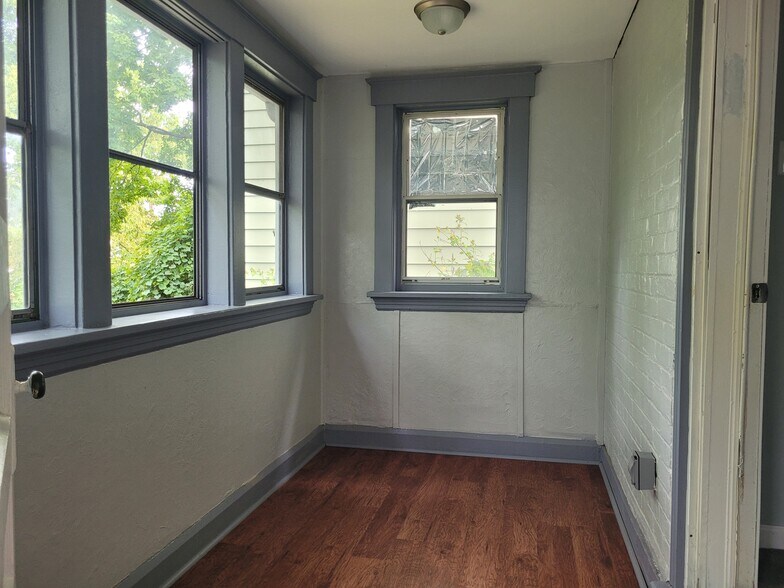 Building Photo - 5227 Carthage Ave