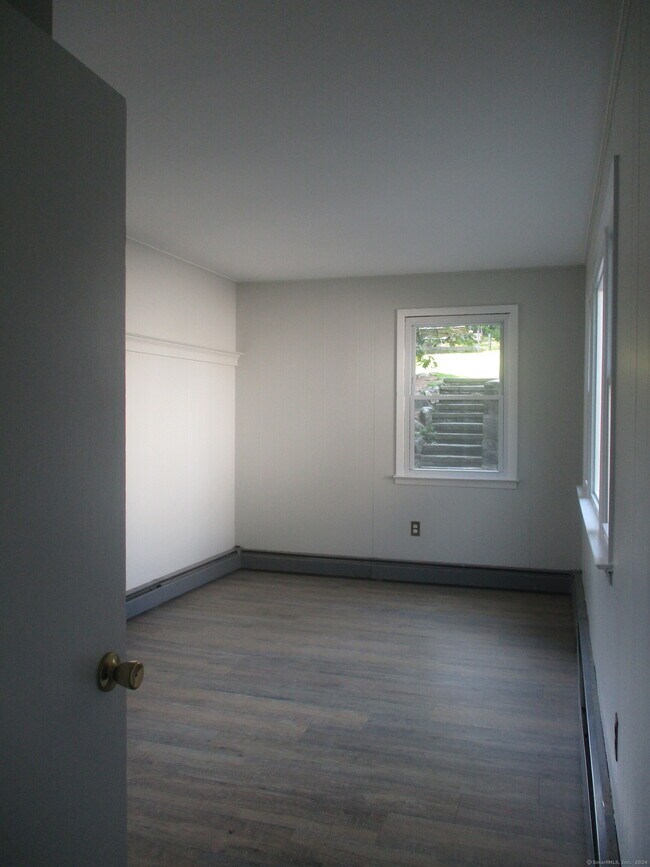 Building Photo - 10 Leuvine St