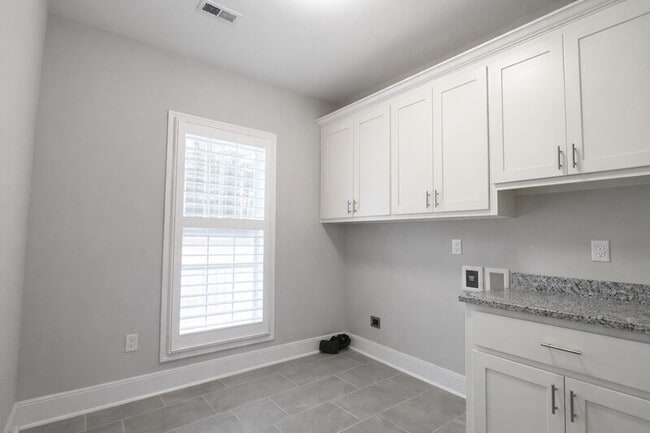 Building Photo - 122 Fargo Dr