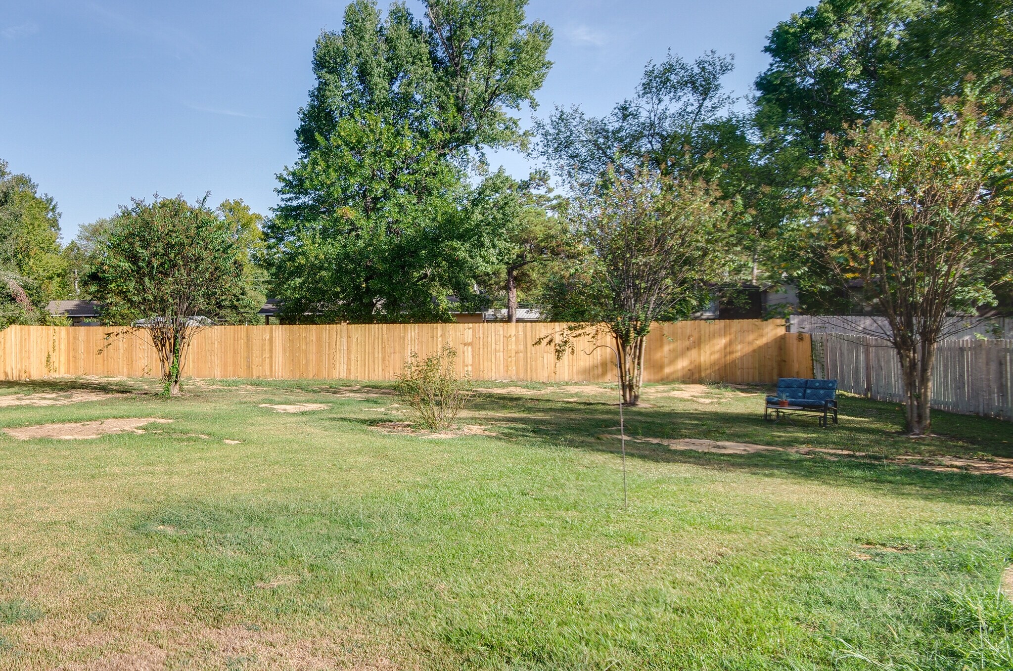 Building Photo - 5846 Clubview Dr