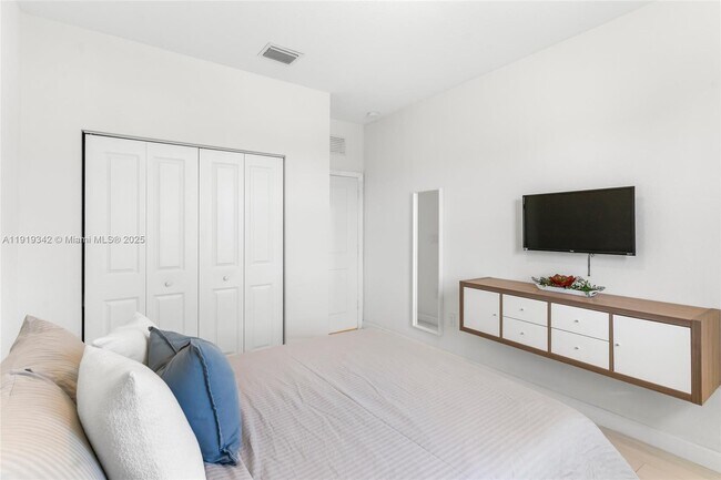 Building Photo - 28742 SW 134th Ct