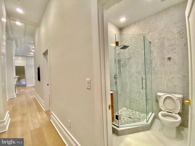 Building Photo - 1824 Chestnut St